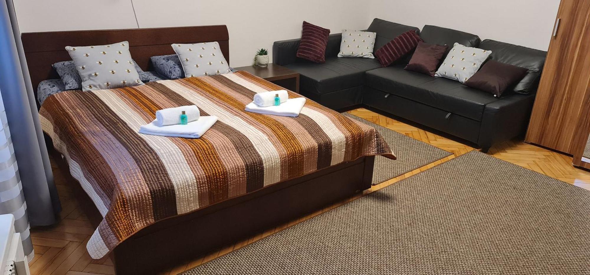 Bumblebee Apartment With Ac บูดาเปสต์ ภายนอก รูปภาพ