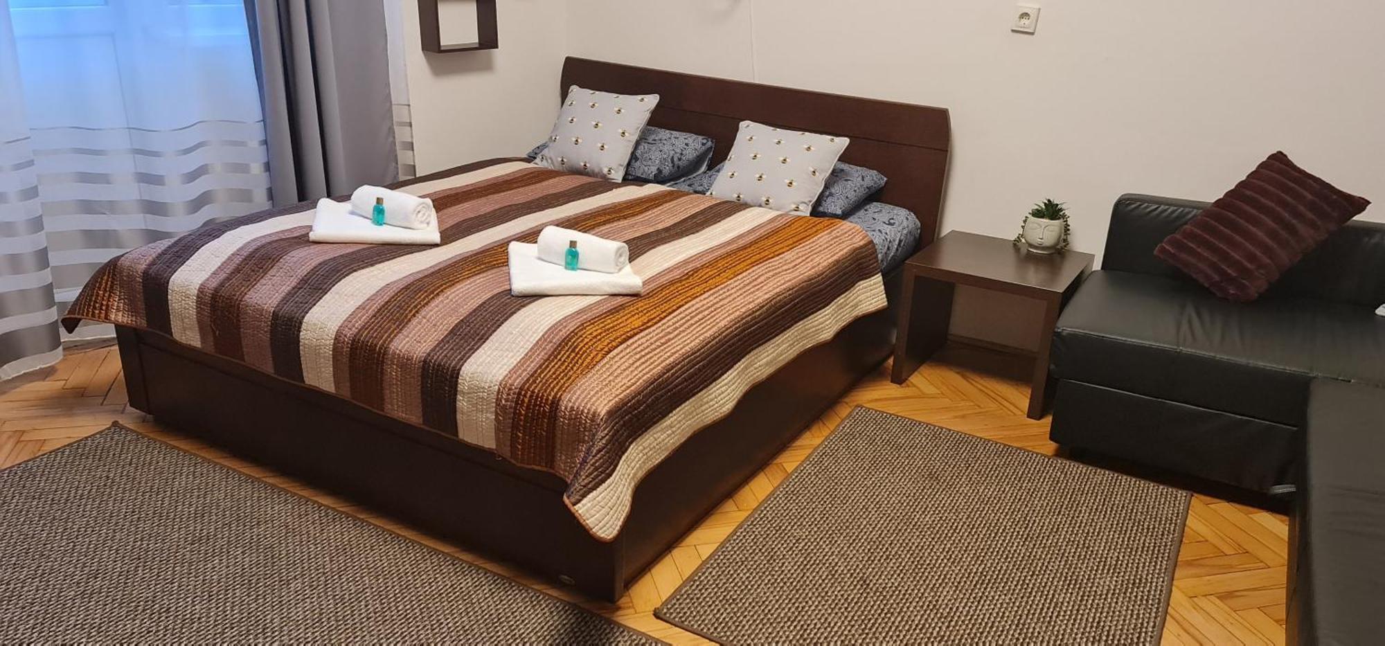Bumblebee Apartment With Ac บูดาเปสต์ ภายนอก รูปภาพ